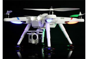 квадрокоптер v303